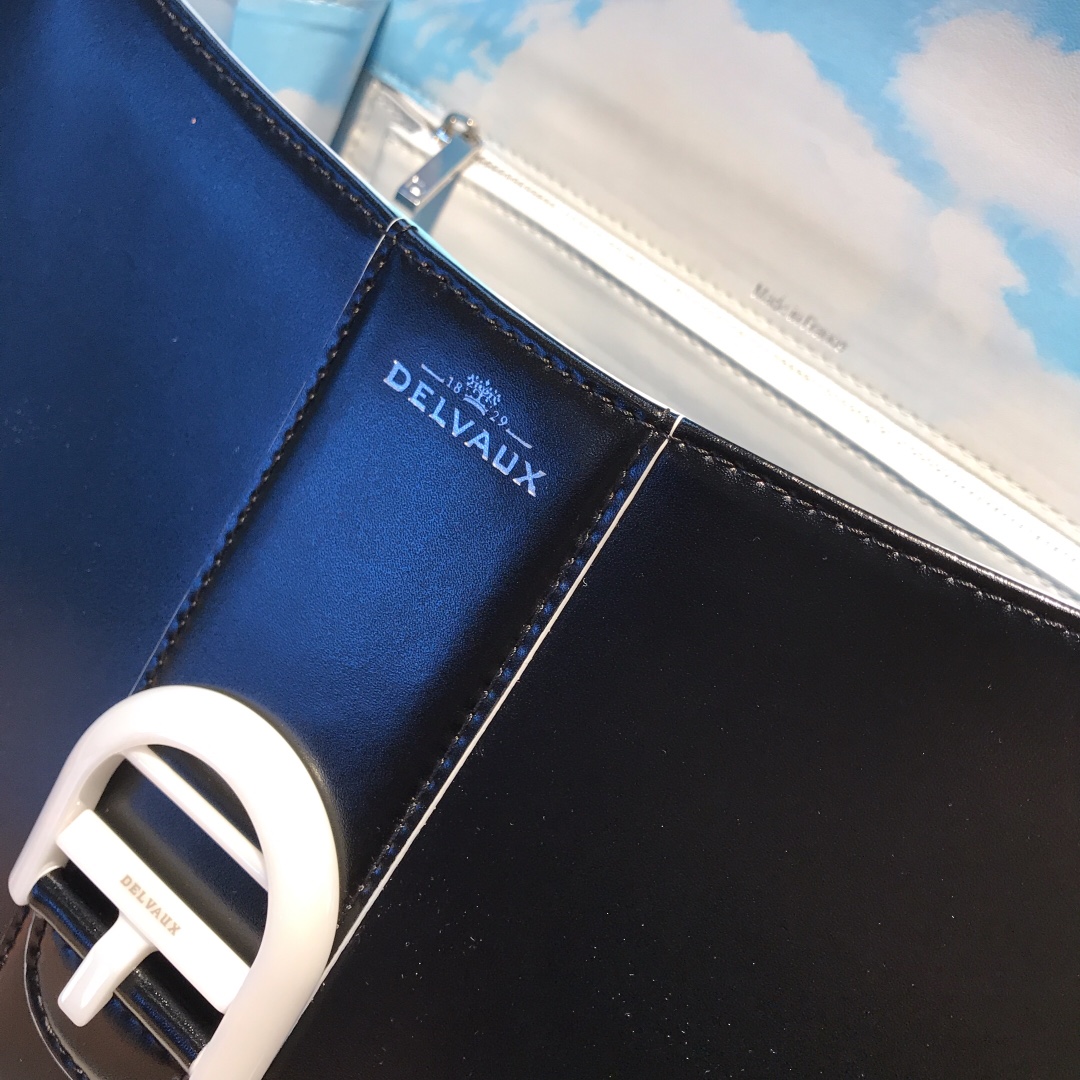 델보 라이닝 클라우즈 MM 브리앙 백